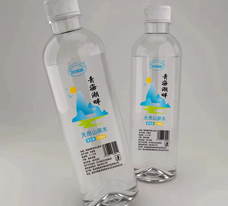 青海湖畔天然山泉水
